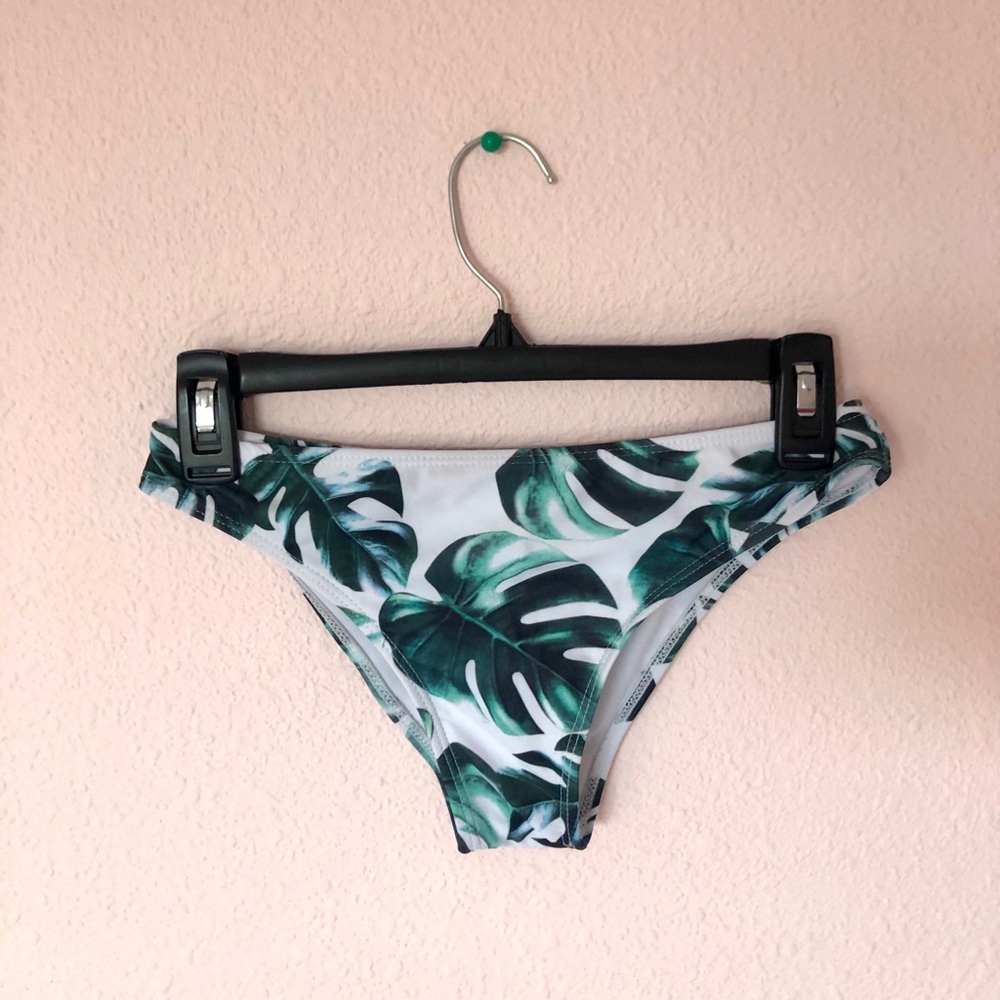 Palm Leaf Bikini Bottoms🌴